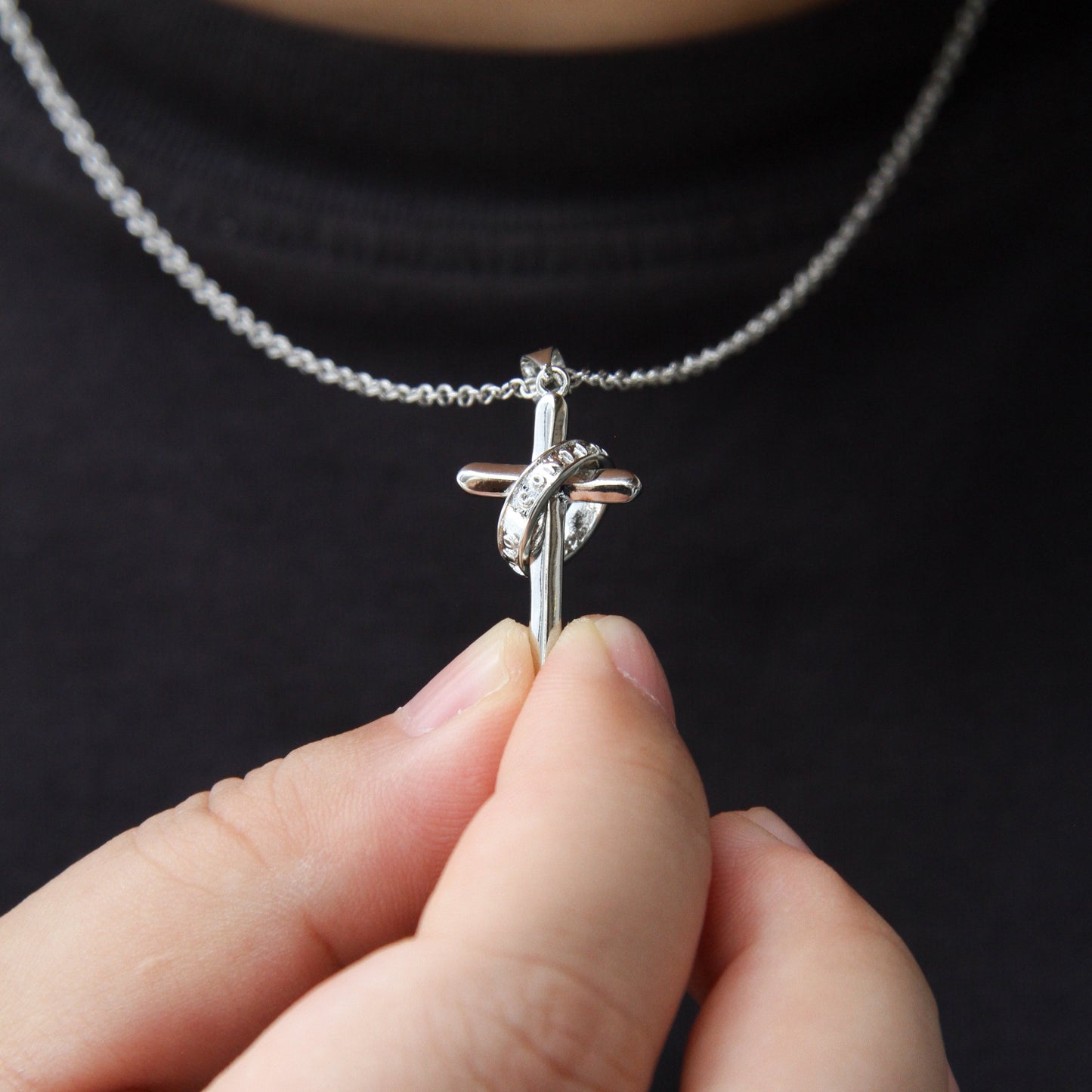 Para mi hijo - Collar con cruz antiestrés